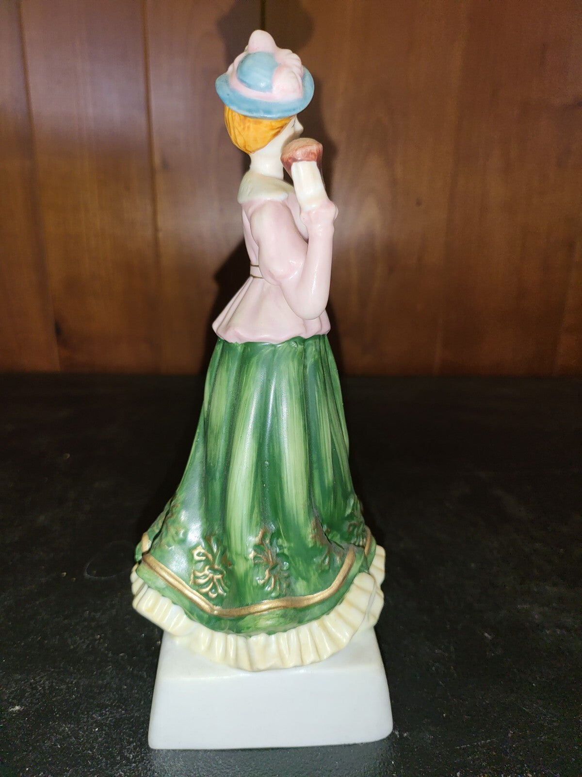 Ceramic Figurine 2000 Coca Cola Lady 8 x 4 x 3.5" Good