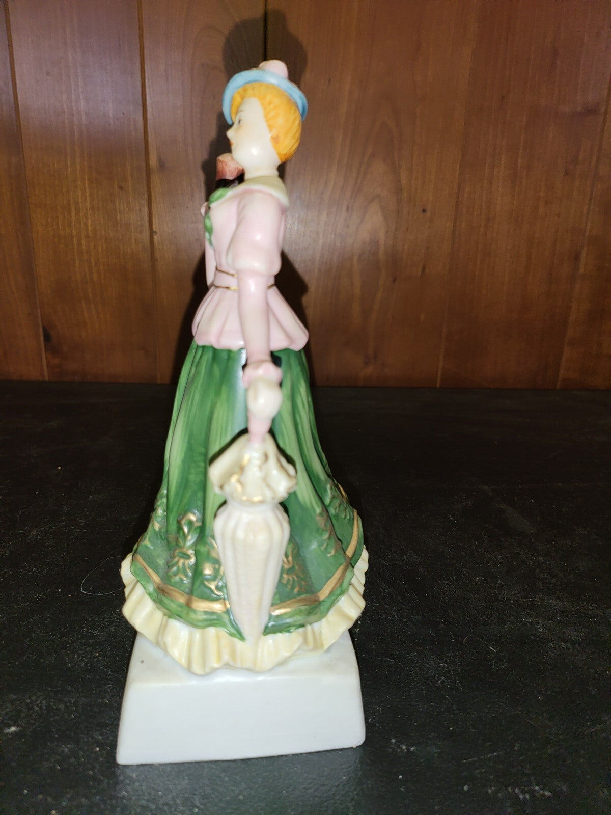 Ceramic Figurine 2000 Coca Cola Lady 8 x 4 x 3.5" Good