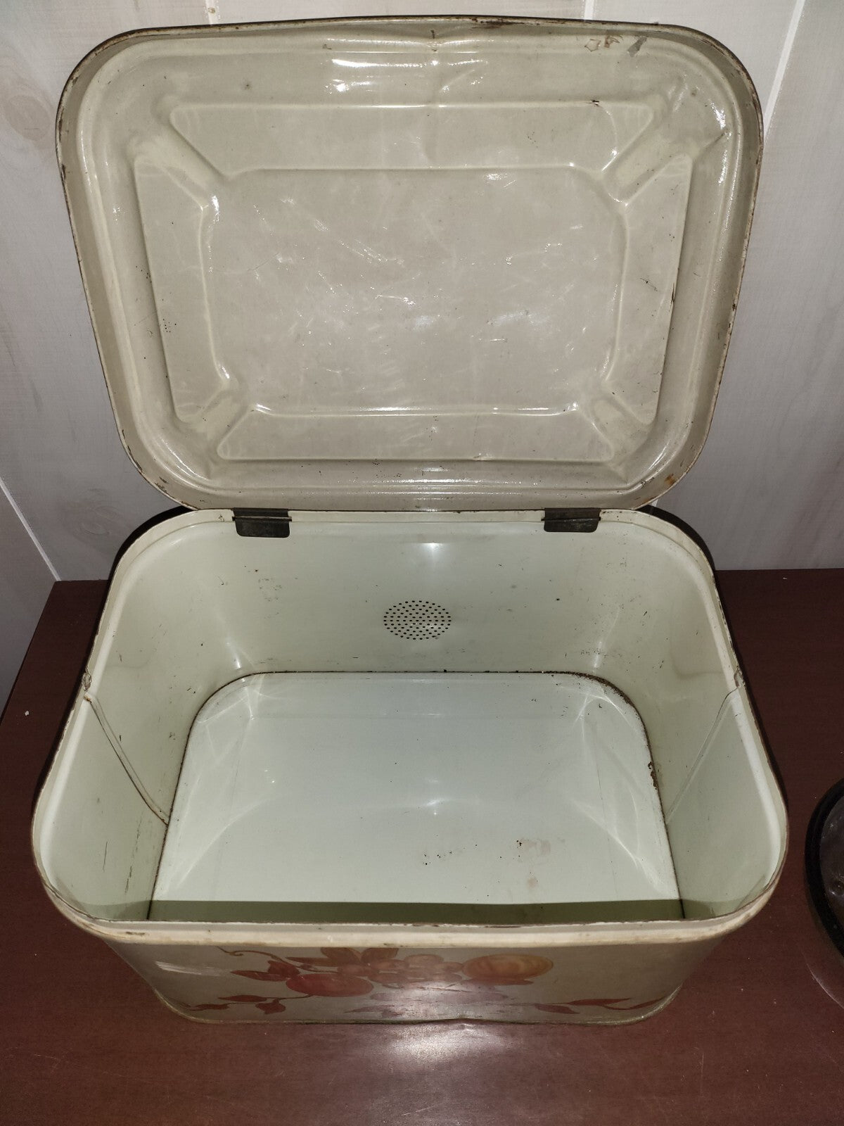 Vintage Metal Tin Bread Box Hinged Lid Fruit Image 8H x 13W x 10"D