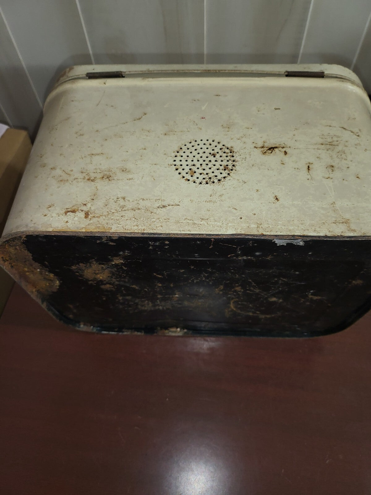Vintage Metal Tin Bread Box Hinged Lid Fruit Image 8H x 13W x 10"D