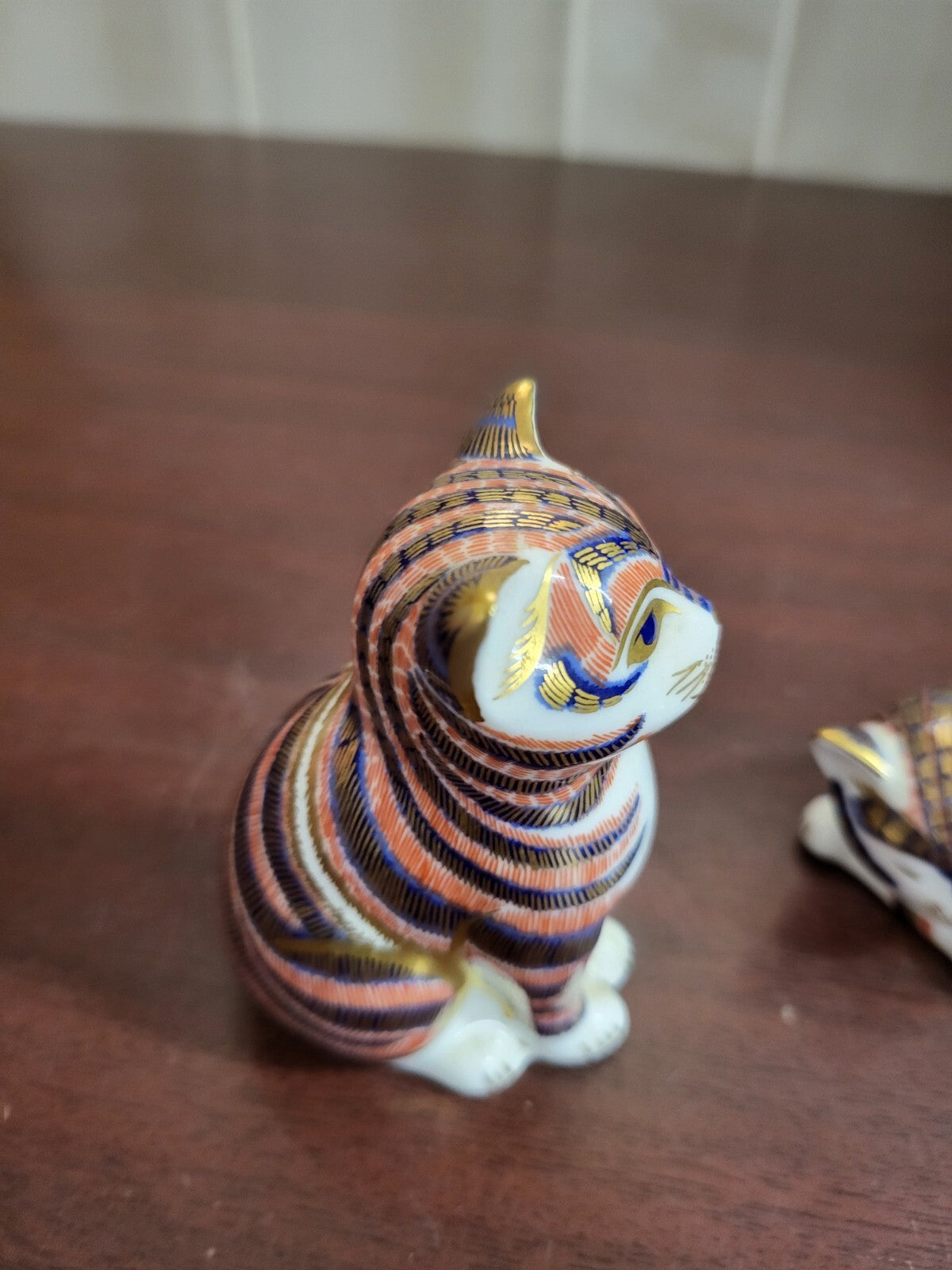 Royal Crown Derby English Bone China IMARI "T" LX Cat Figurine ~3"H