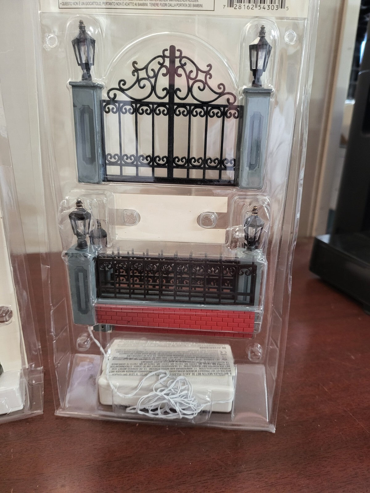 Miniature Lighted Electric Street Lights Gates Town Clock 52591 Fence Lemax Dept