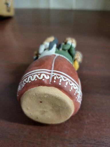 Vintage Peruvian Terra Cotta Clay Pottery Circle of 7 People 4"H