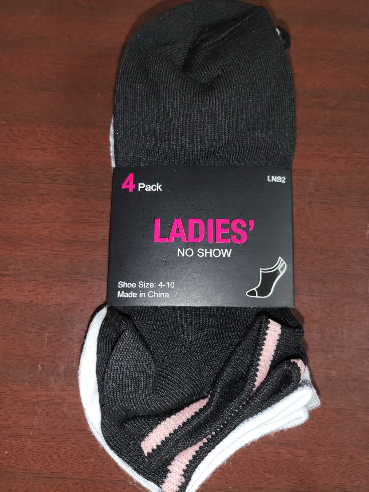 Ladies Socks 4 pair No Show Black Gray White size 4-10 Collective Soles