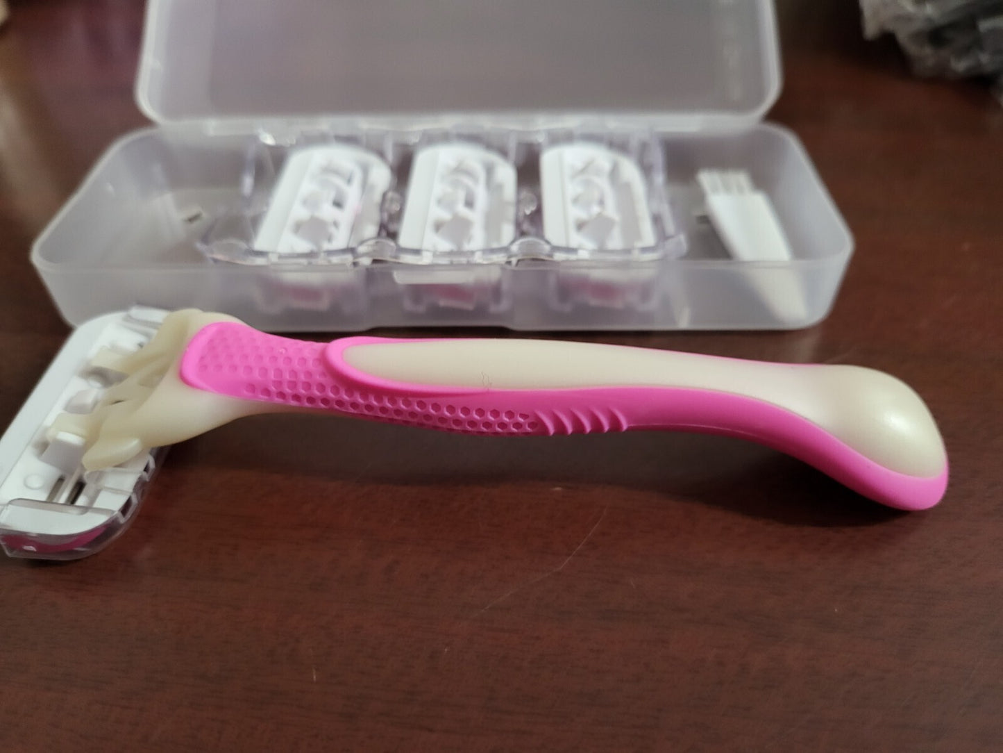 Ladies Razor 2 blade 4 Cartidges & Cleaning Brush Pink in Case NIB Shaving