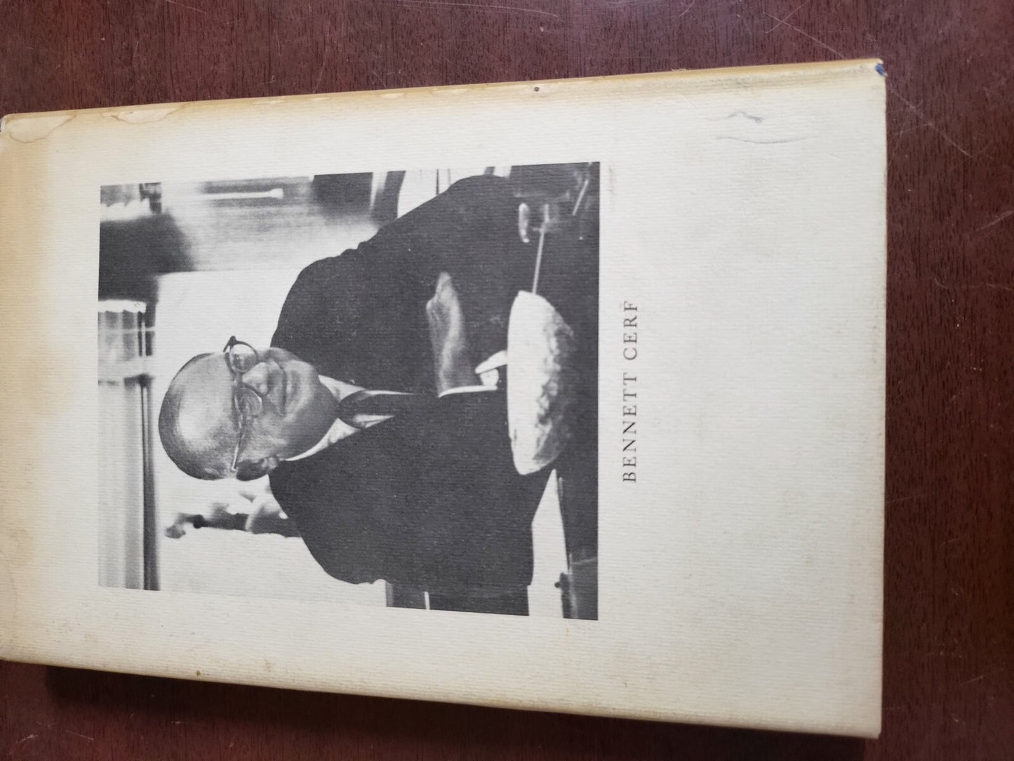 Book - Bennett Cerf 's Treasury of Atrocious Puns #2679