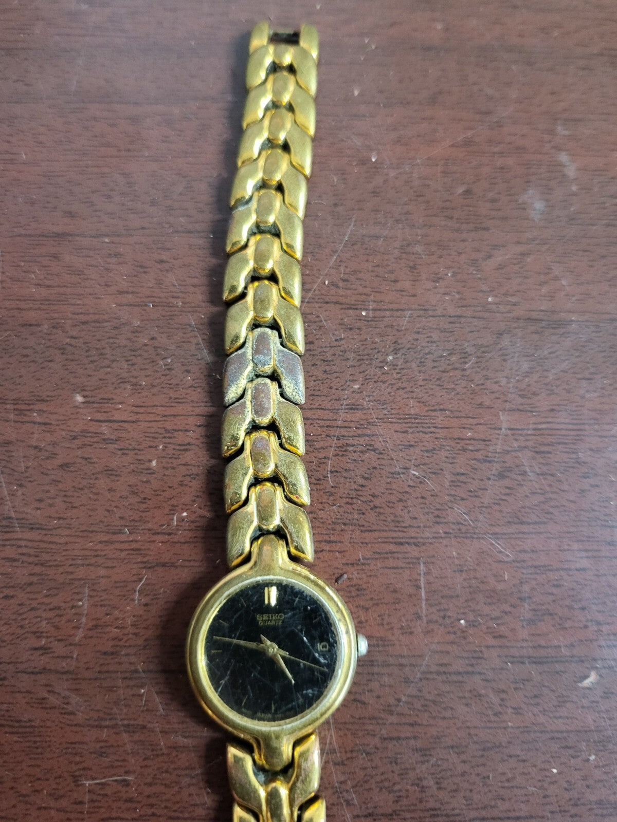Ladies Wristwatch Seiko Quartz ~20mm Round face Stainless Steel Back #176 *