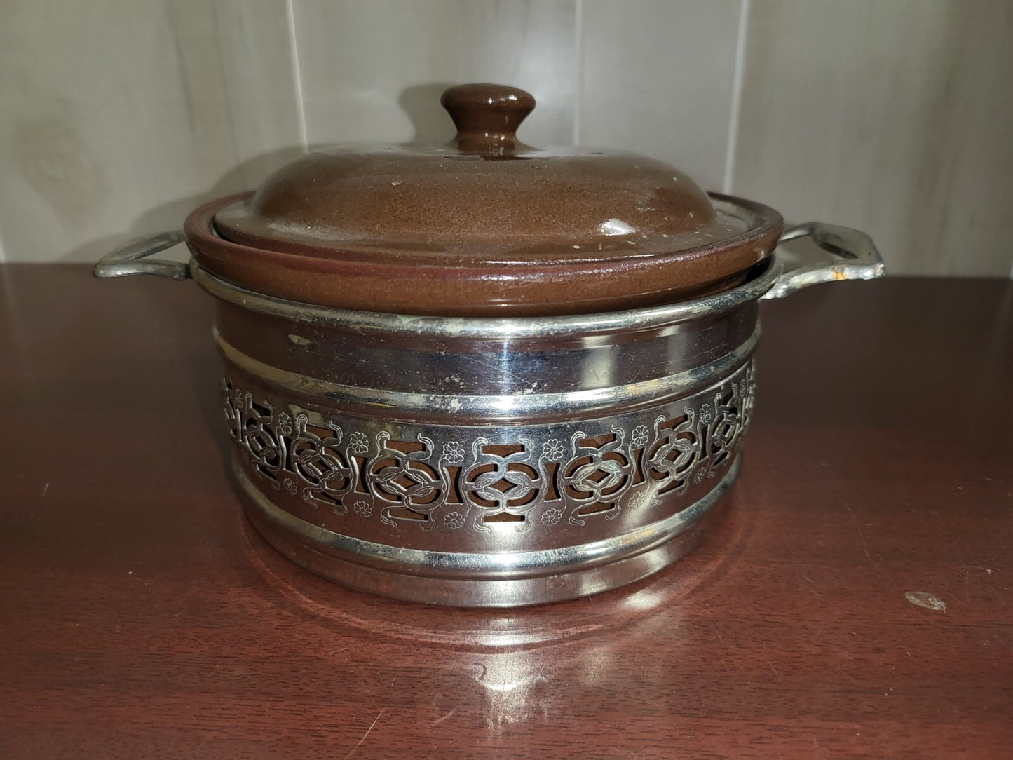 Covered Casserole Crock, Lid & Sleeve Brown Stoneware 7 x 3" Weller Pottery