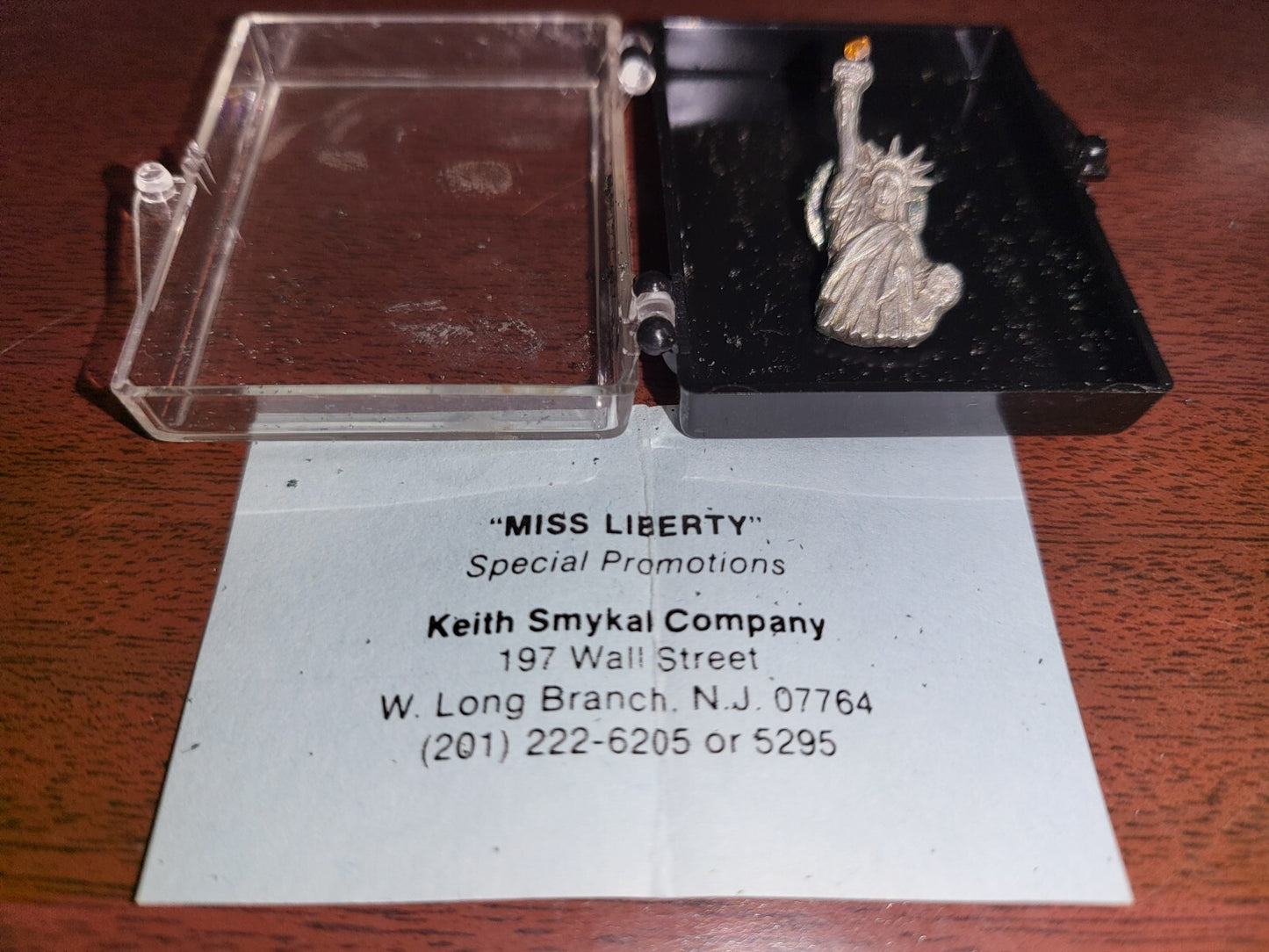 Miss Liberty Glowing Torch Jewelry Pin Pewter & Topaz 1.25" NOS CLIO 1985 #86