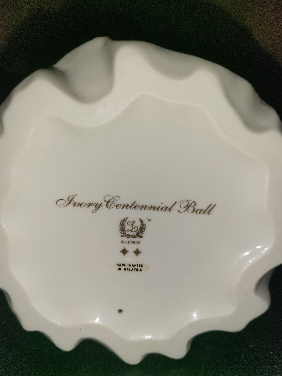 Figurine Lenox Ivory Centennial Ball 8.5"H