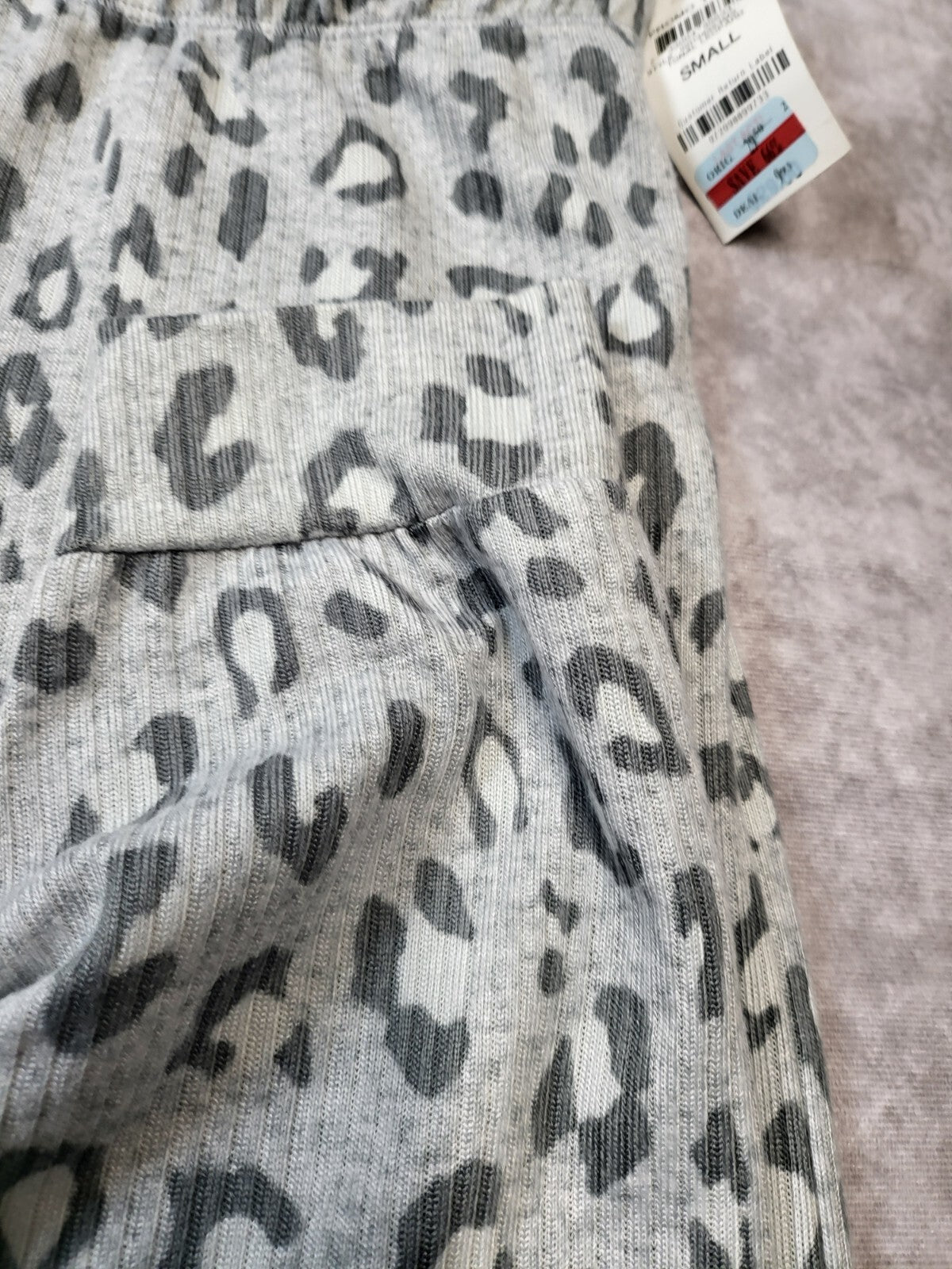 Ladies Knit Pants Gray Leopard Print SMALL Jenni Intimates Pajamas 15" Elastic