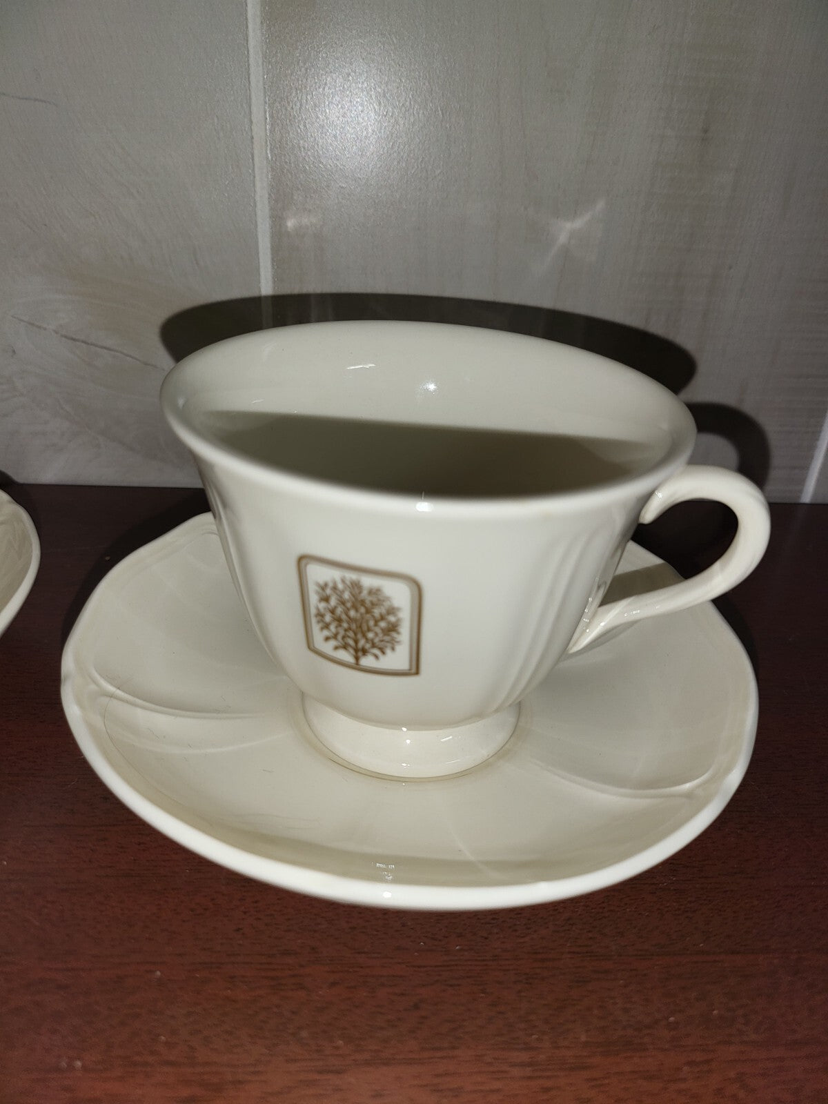 3 Wedgwood Etruria & Barleston Queens Shape Tea Cup & Saucer White with Gold 26