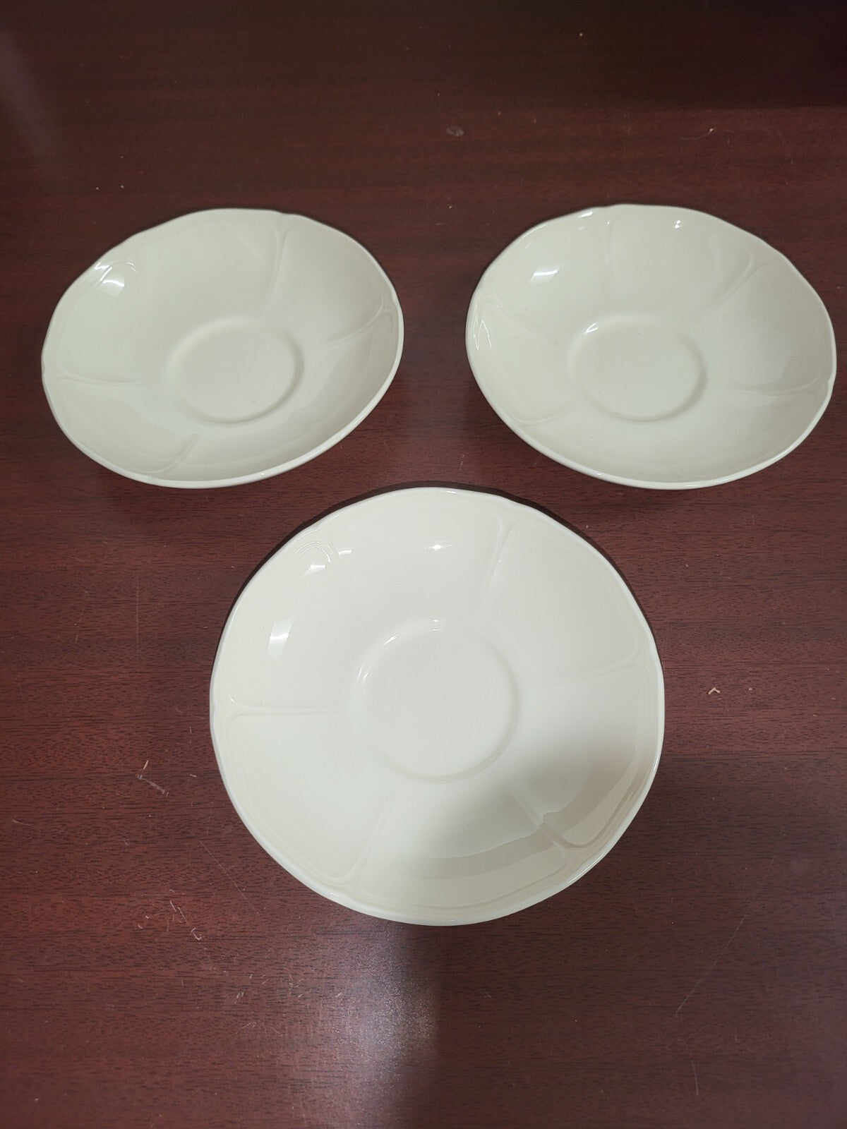 3 Wedgwood Etruria & Barleston Queens Shape Tea Cup & Saucer White with Gold 26