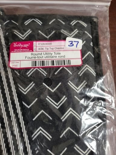thirty-one Round Utility Tote Tip Top Chevron 12.5H x 7.5D x 19"W Shoulder Purse
