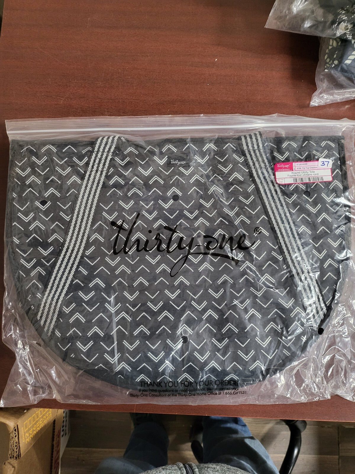 thirty-one Round Utility Tote Tip Top Chevron 12.5H x 7.5D x 19"W Shoulder Purse