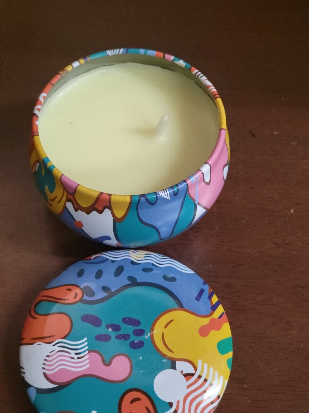 Scented Candle in Tin 2.5oz Strawberry Soy Wax 2.5 x 1.6"