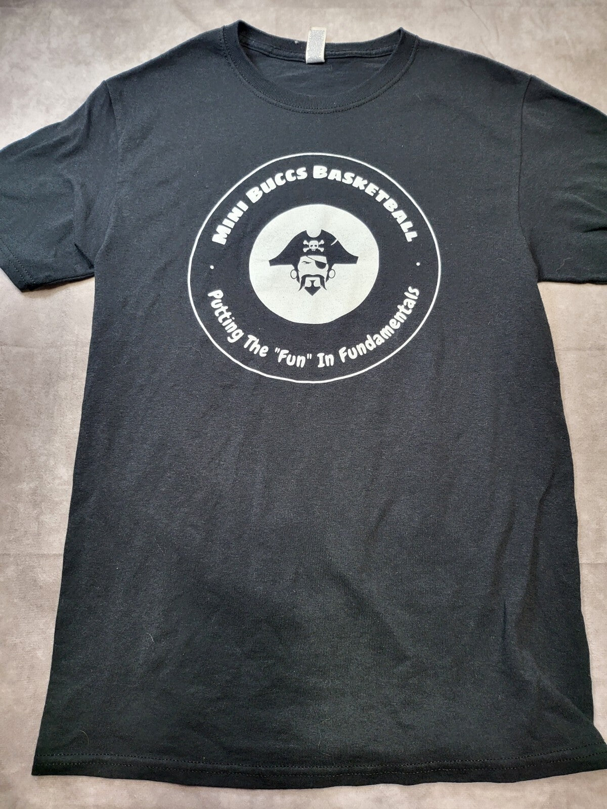 Mini Buccs Basketball T-Shirt SMALL Black Sh 16" Ch 17" L 25" Jerzees