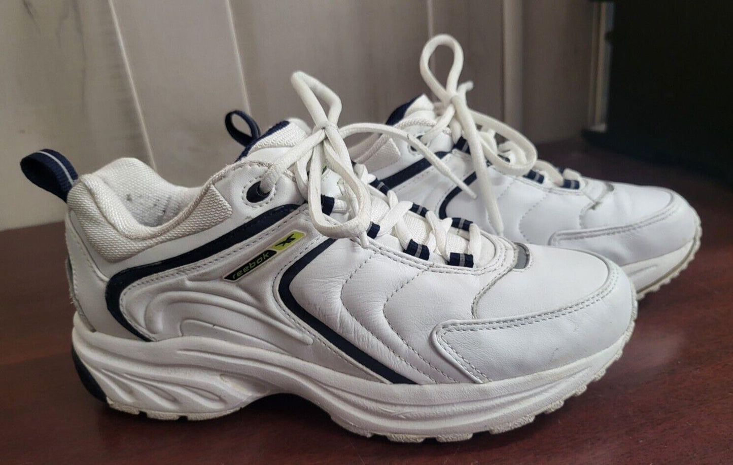 Reebok DMX Tennis Shoes Ladies size 7 1/2 LEATHER White / Dark Blue-black