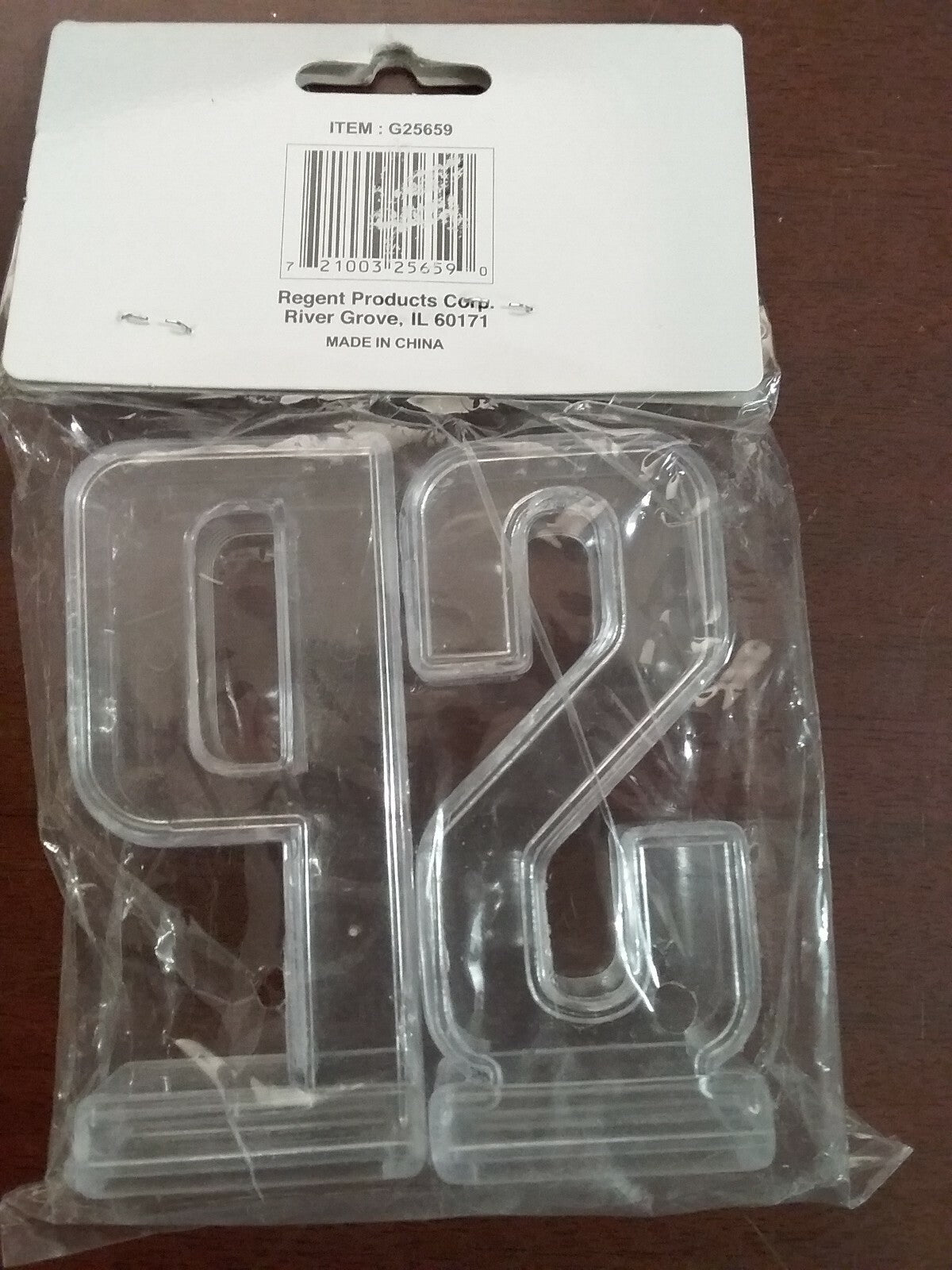 Salt & Pepper Shaker Set 4x2x1" Clear Plastic NIP Novelty Decor