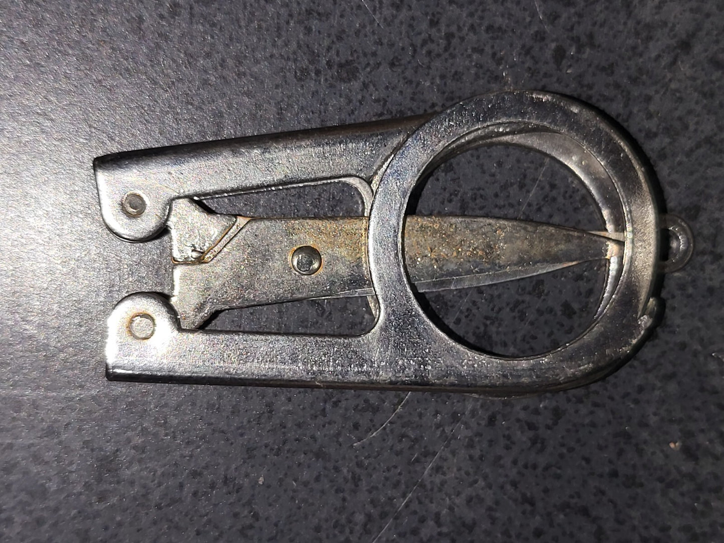 Vintage Folding Collapsible Scissors   4.25"L #88