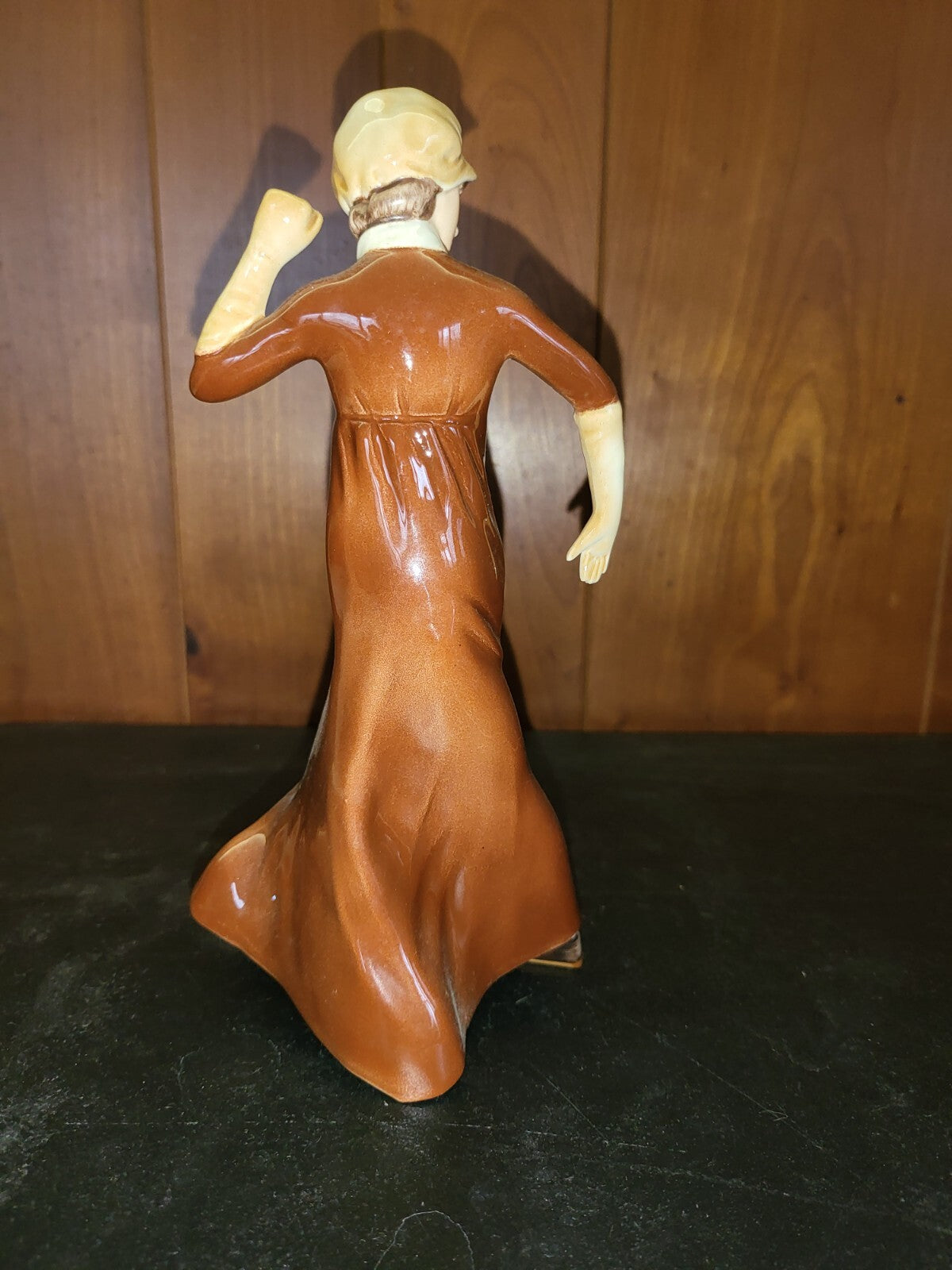 Figurine - Goebel Skimming Gently 1800 Ice Skater  16 294 21   8.5"H