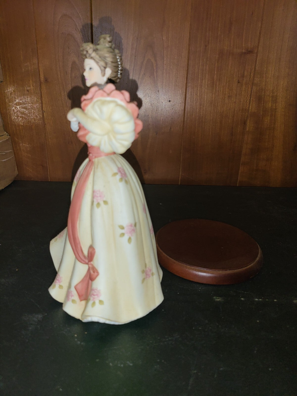Figurine Lenox First Waltz 8.5"H & Pedestal  4.5"Round