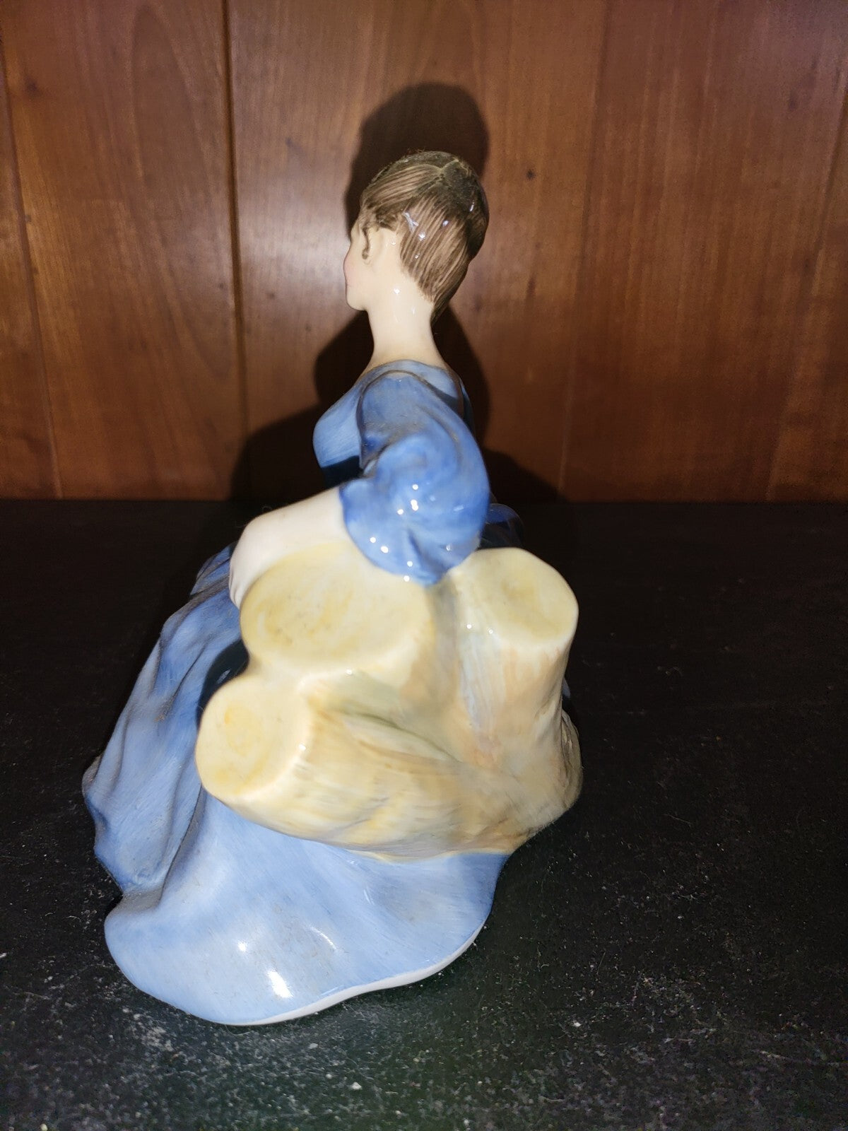 Figurine Royal Doulton Elise #2429  6"H                   England