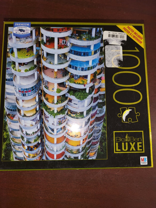 Puzzle - Big Ben Luxe  ~ Apartment Building in Guiyang China 1000pc  Milton Brad