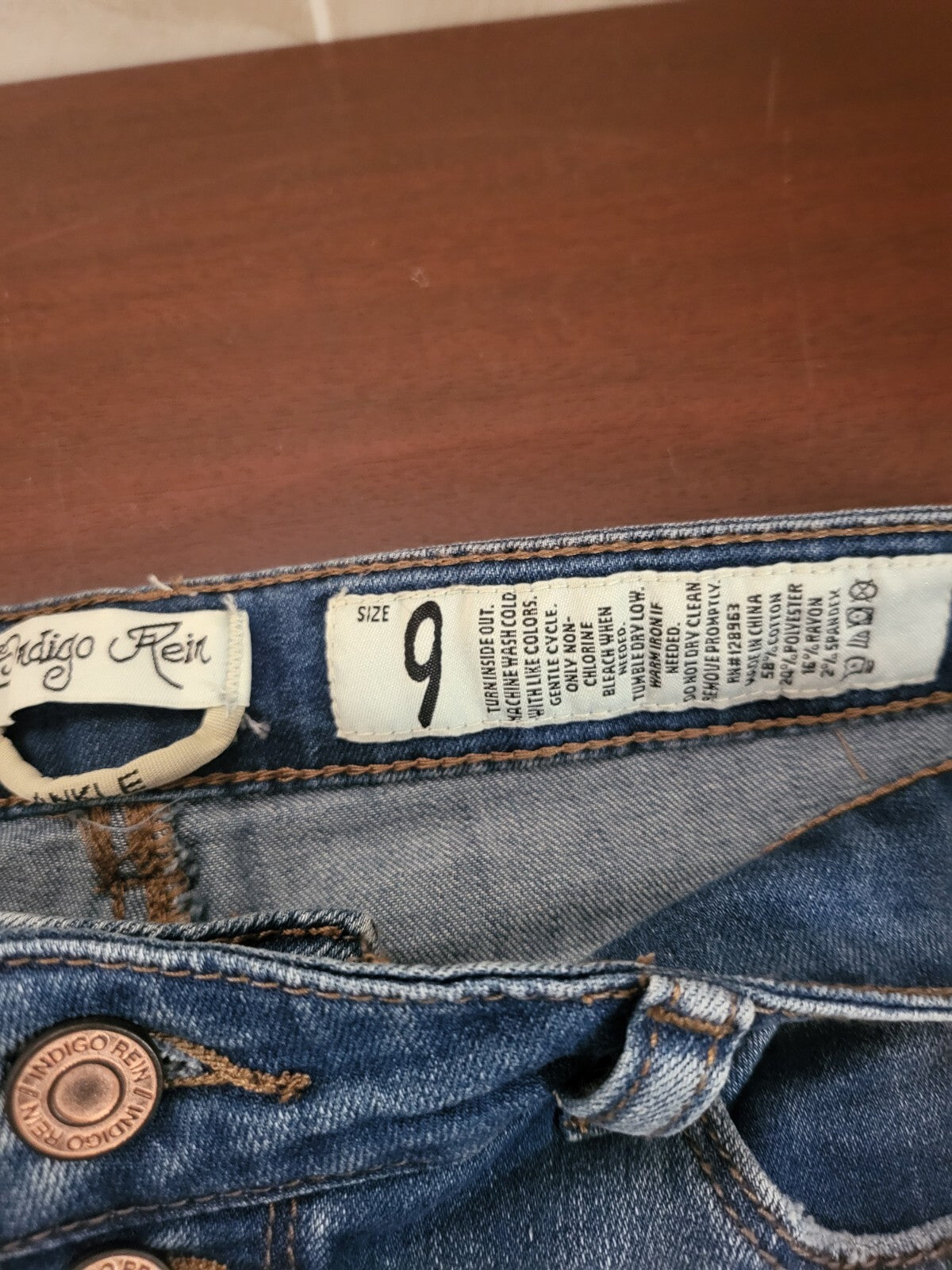 Ladies Blue Jeans Indigo Rein   size 9  Mid Rise Rugged Cut Ankle Button Fly W 3