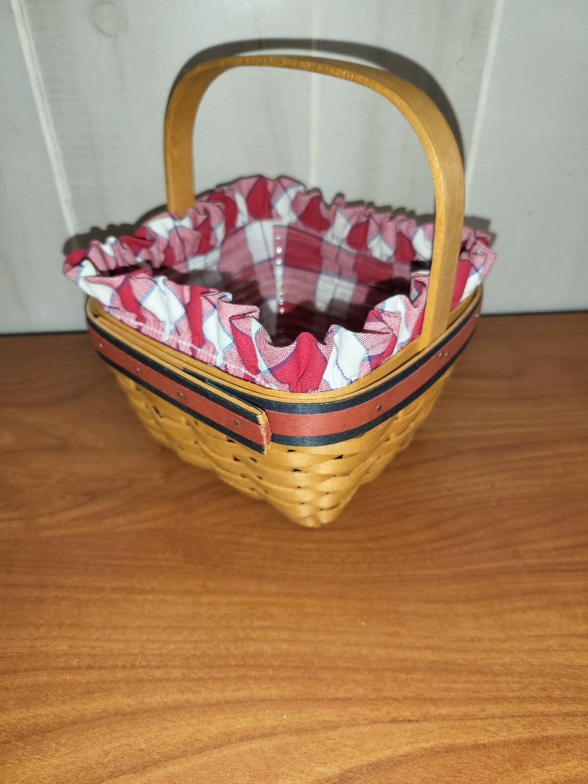 Longaberger Basket 2005 Dresden 5.5"Round 3.5"H + handle Red Stripe Fabric Liner