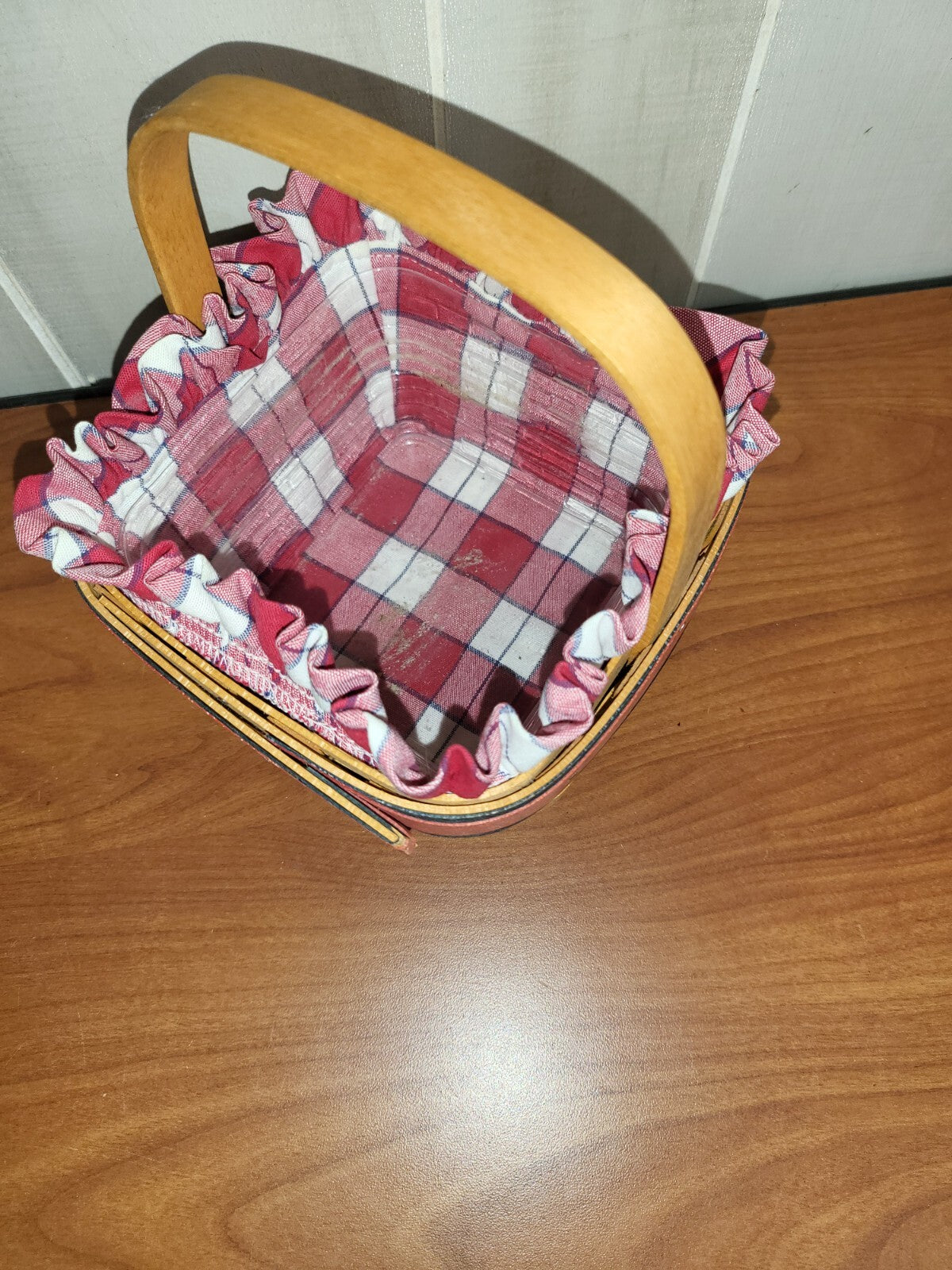 Longaberger Basket 2005 Dresden 5.5"Round 3.5"H + handle Red Stripe Fabric Liner