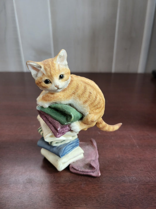 Royal Doulton Figurine Kitten in Towels  80805207 ~  4.5"H Bone China