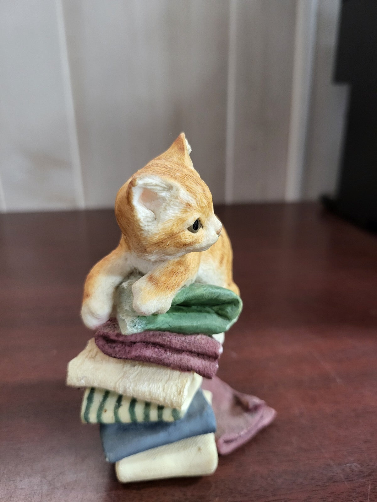 Royal Doulton Figurine Kitten in Towels  80805207 ~  4.5"H Bone China