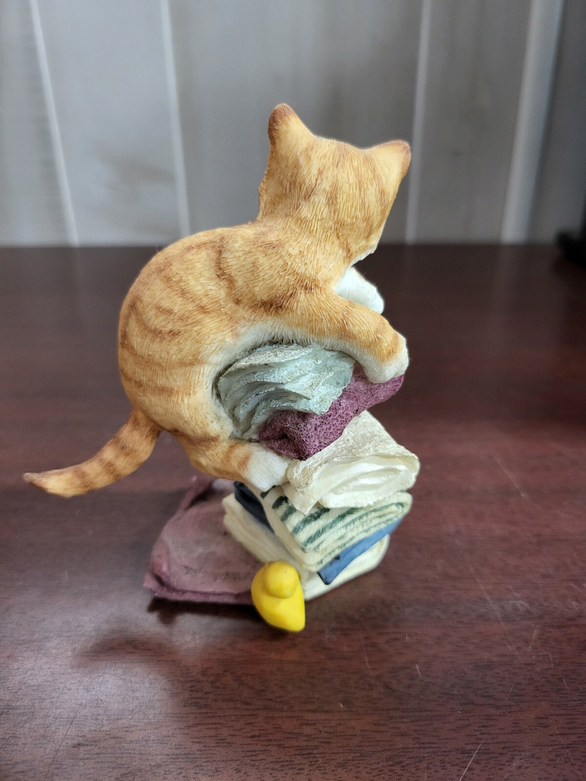 Royal Doulton Figurine Kitten in Towels  80805207 ~  4.5"H Bone China