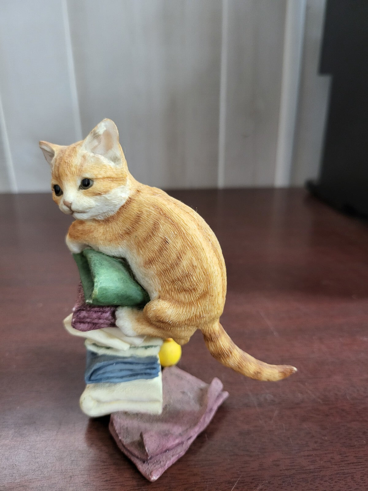 Royal Doulton Figurine Kitten in Towels  80805207 ~  4.5"H Bone China