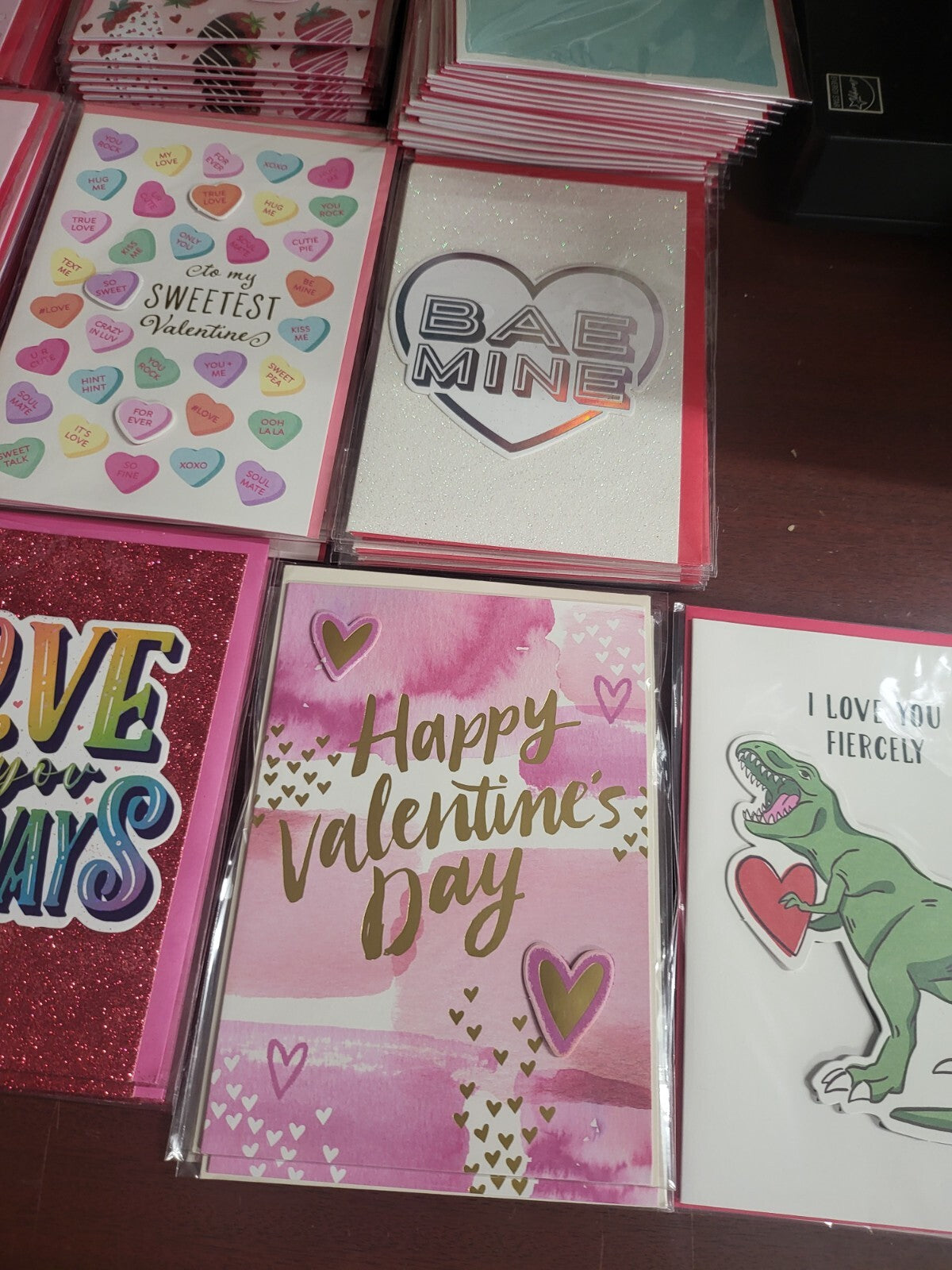 190 Retail Ready Valentine Greeting Cards & Envelopes 17 Designs in Sleeves
