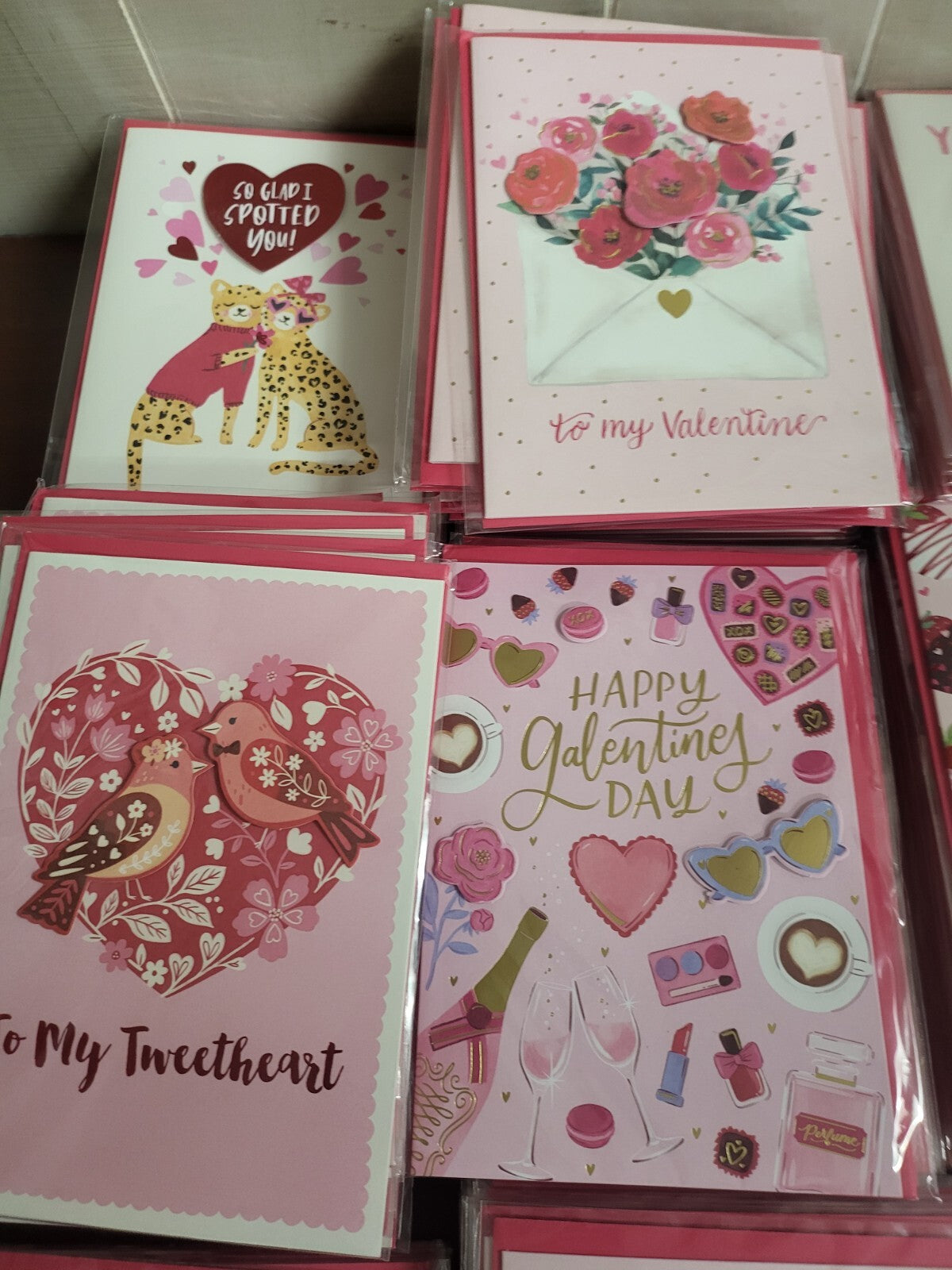 190 Retail Ready Valentine Greeting Cards & Envelopes 17 Designs in Sleeves