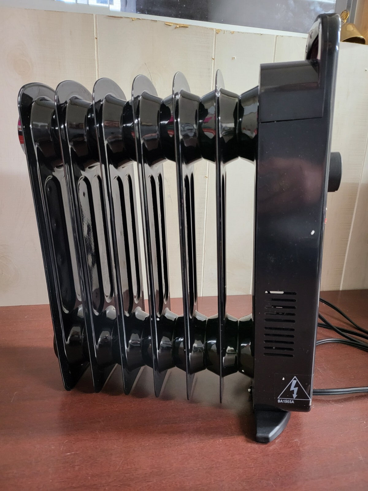Trustech Oil Filled Radiator Heater 15 x 12 x 4" Black Model OH13 NIOB