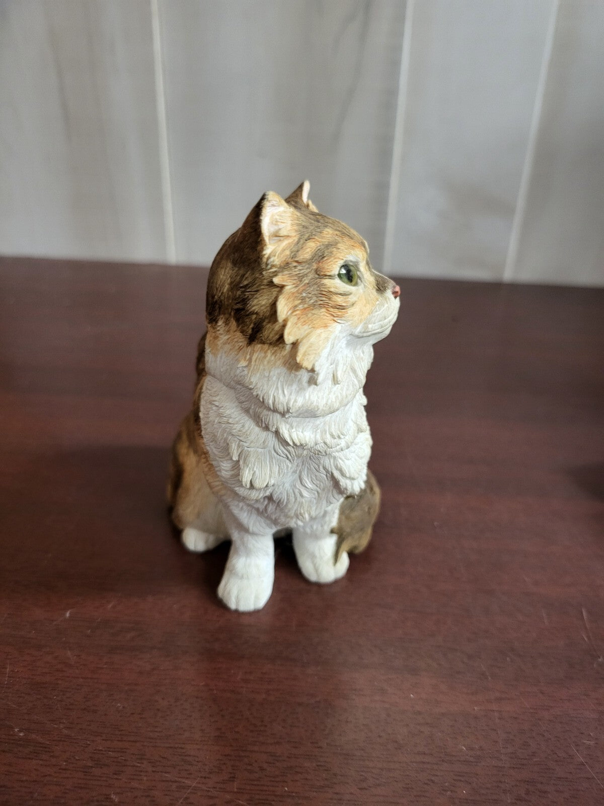 Country Artists Persian Cat Sitting Ceramic Figurine #02578 Tan Tiger & White 4.
