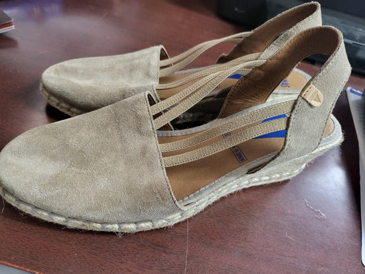 Shoes Verbenas Ladies 8.5 Piedra Closed Toe Sandles Tan Suede Leather  2.5" Heel