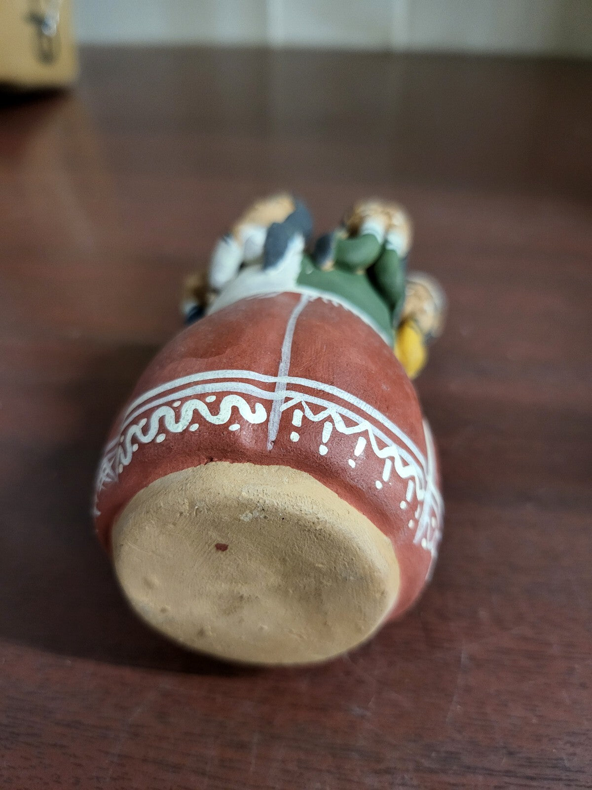 Vintage Peruvian Terra Cotta Clay Pottery Circle of 7 People 4"H
