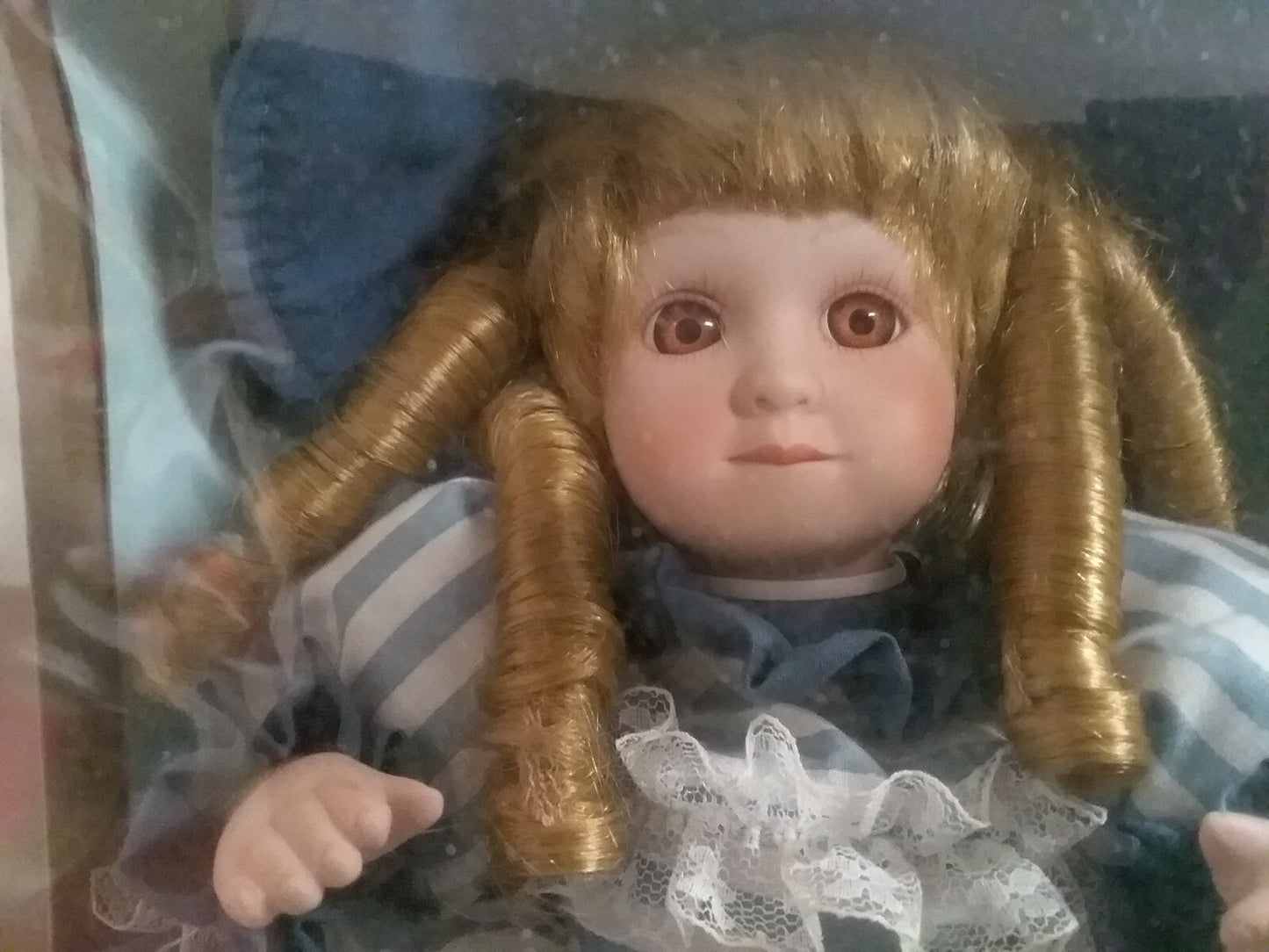 Glorious Impressions 1994 Special Edition Musical Animated Porcelain Doll NIOB