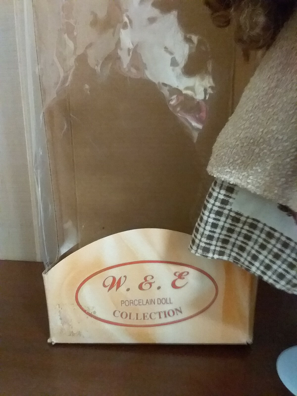 W & E Porcelain Doll Collection 16" Autumn Clothing & Hat with Stand   Box Rough