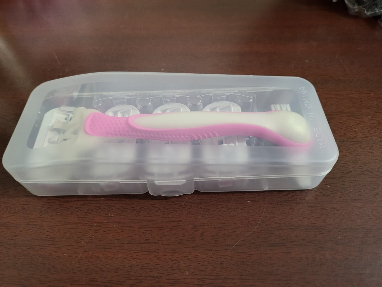 Ladies Razor 2 blade 4 Cartidges & Cleaning Brush Pink in Case NIB Shaving
