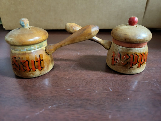 Vintage Wooden  Salt & Pepper Shakers Cooking Melting Pots  2"H #4161