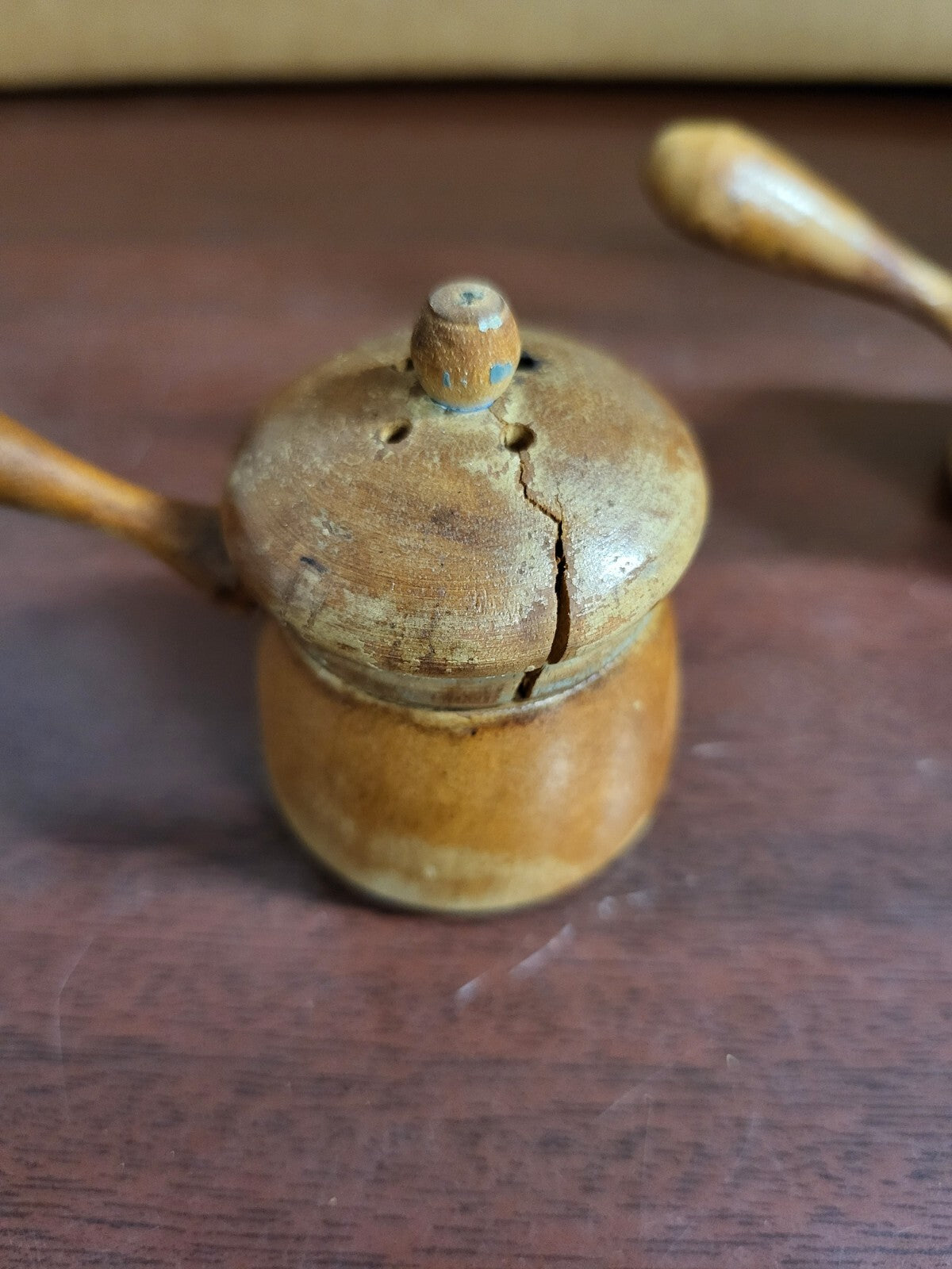 Vintage Wooden  Salt & Pepper Shakers Cooking Melting Pots  2"H #4161