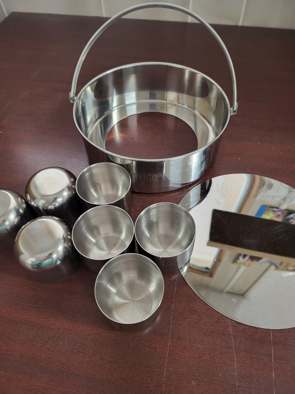 Hatrigo 9 pc Stainless Steel Cake Push Pan with 7 small cups & Handle 7"W x 2.5"