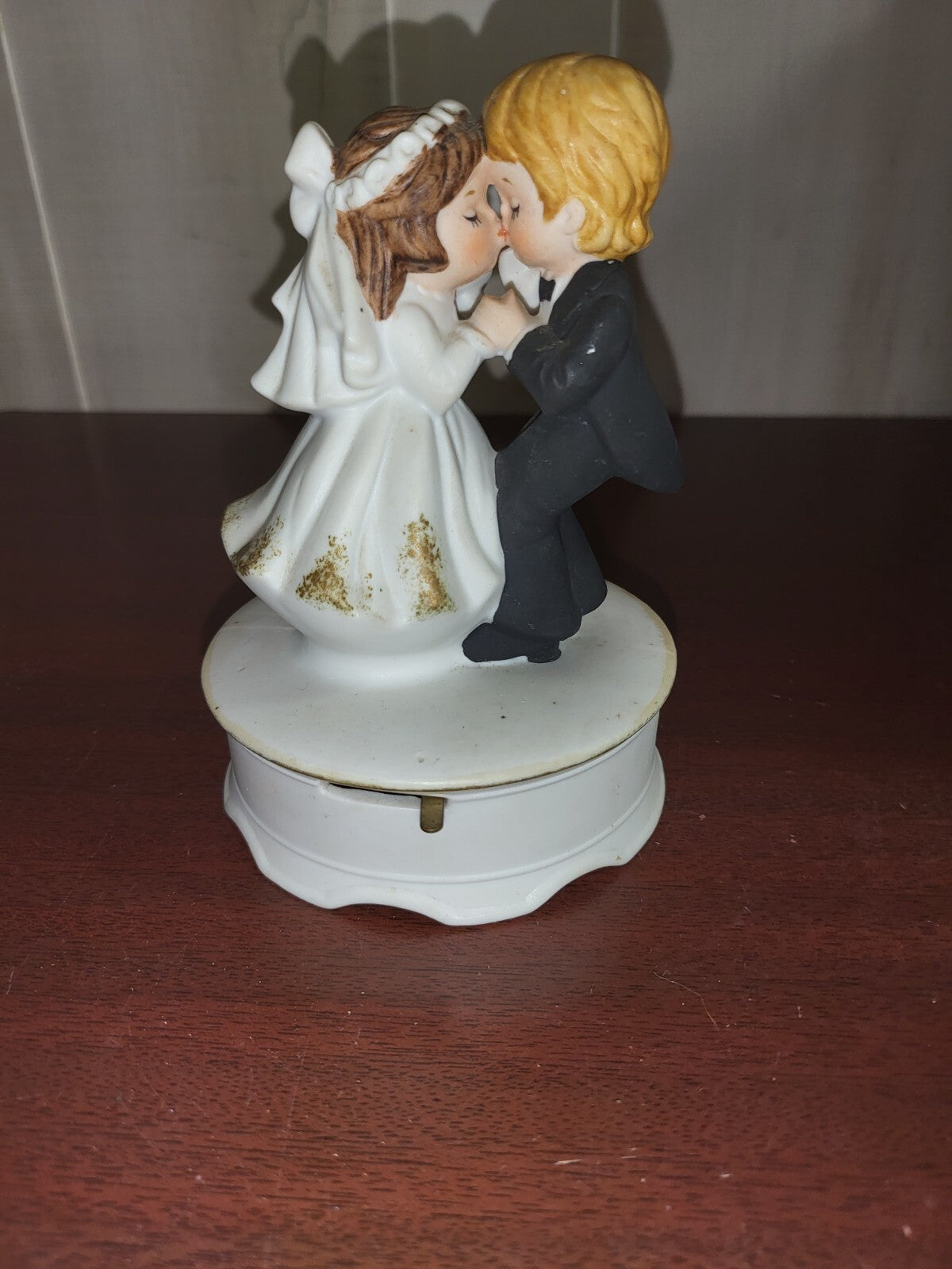 Lefton Musical Bride And Groom Dancing "Wedding March"  Ceramic 5.75"H  Cake Top