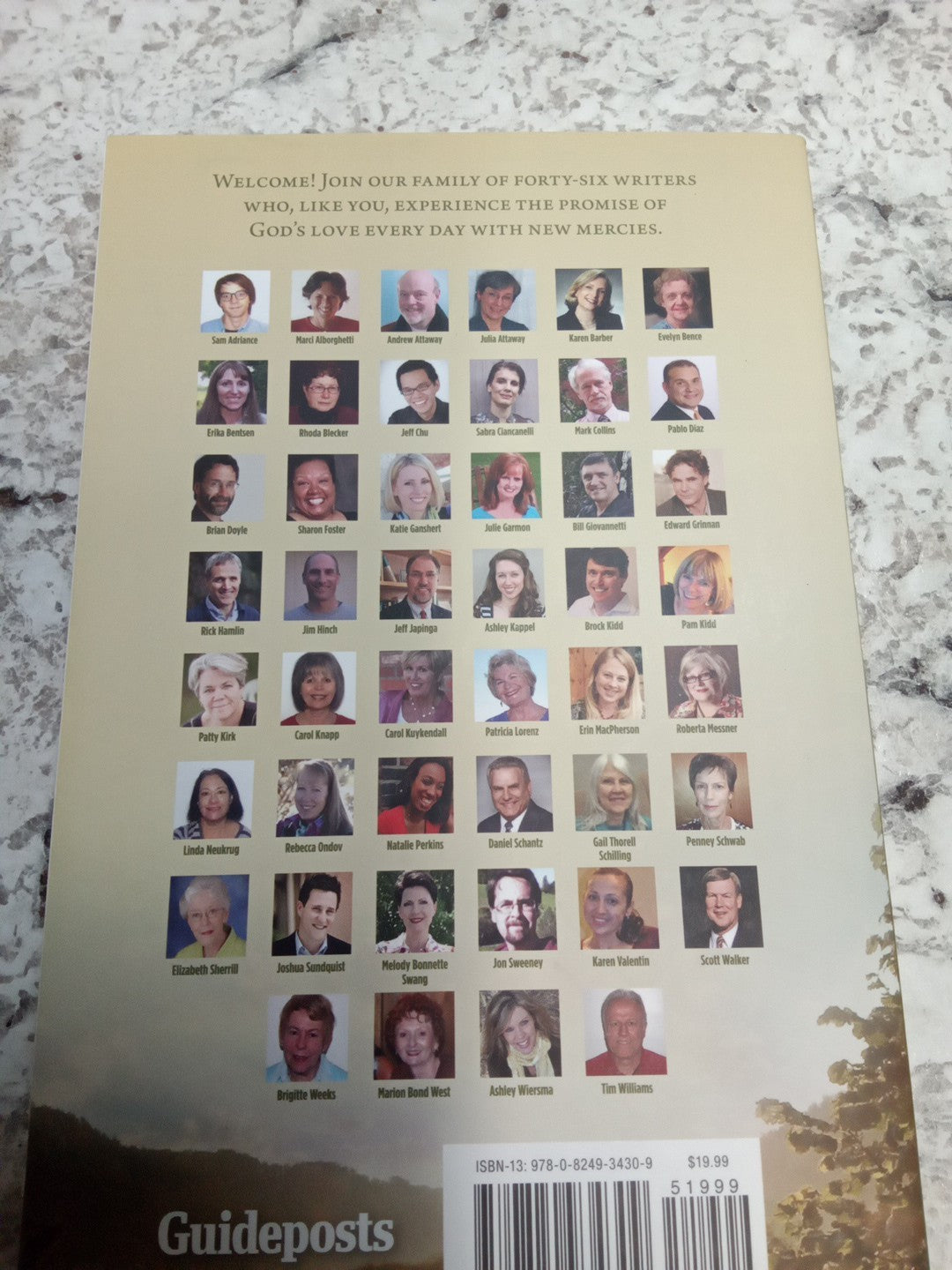 Daily Guideposts 2014 : A Spirit-Lifting Devotional by Guideposts (2013,...