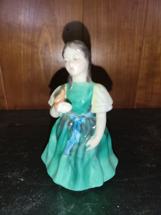 Figurine Royal Doulton Francine #2422   5x3.5x3 Decorative Collectible